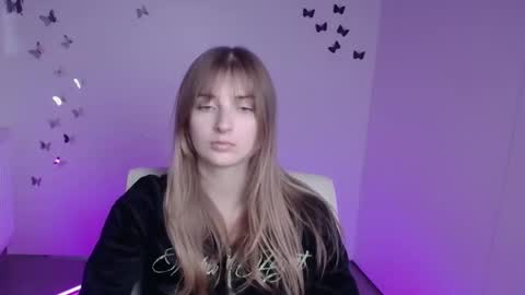 Snapshot of karla_flower chatting on 4, 10, 2025 Karla online show from 4, 10, 2025