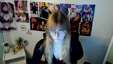Snapshot of karla_flower chatting on 9, 10, 2025 Karla online show from 9, 10, 2025