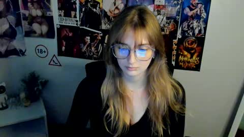 Snapshot of karla_flower chatting on 12, 10, 2025 Karla online show from 12, 10, 2025
