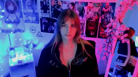 Snapshot of karla_flower chatting on 14, 11, 2025 Karla online show from 14, 11, 2025