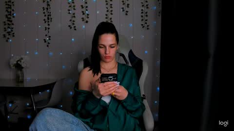 karla_lim online show from 6, 3, 2025