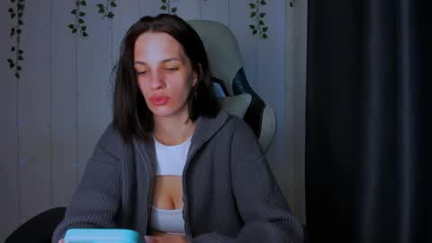 Snapshot of karla_lim chatting on 18, 5, 2026 karla_lim online show from 18, 5, 2026