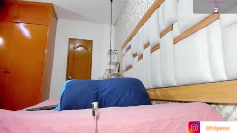 Snapshot of karla_wonderful chatting on 8, 11, 2025 karolina online show from 8, 11, 2025