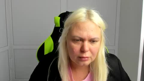 Snapshot of karlagoldd chatting on 23, 7, 2026 Karla online show from 23, 7, 2026