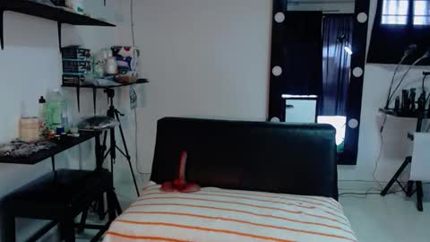 karlaluann online show from 4, 11, 2025