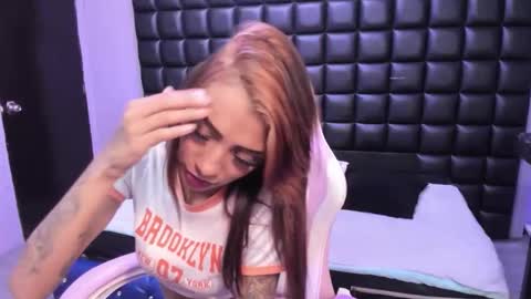 Snapshot of karlaslutskinny__ chatting on 21, 11, 2025 karlaslutskinny__ online show from 21, 11, 2025