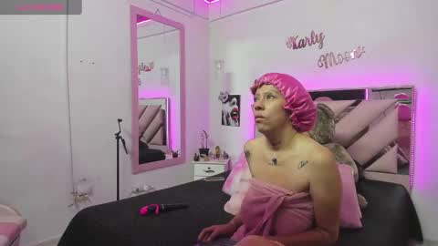 Snapshot of karly_moonn chatting on 13, 9, 2025 Karly Moonns online show from 13, 9, 2025