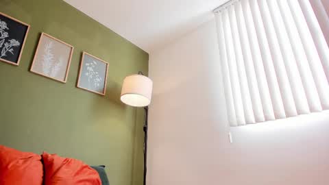 Snapshot of karlye_5 chatting on 6, 10, 2025 Karlye online show from 6, 10, 2025