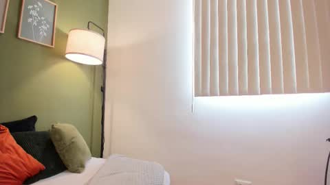 Snapshot of karlye_5 chatting on 17, 10, 2025 Karlye online show from 17, 10, 2025