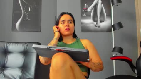   online show from 22, 12, 2025