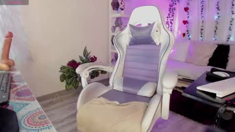 Snapshot of karol_elegance_ chatting on 12, 3, 2025 karol online show from 12, 3, 2025