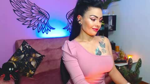 Karol Kenedy online show from 7, 3, 2025