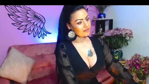 Karol Kenedy online show from 5, 10, 2025