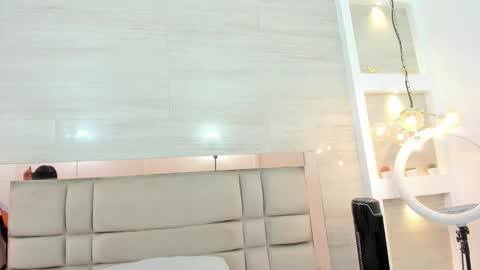  KAROL LEWIS  online show from 24, 10, 2025