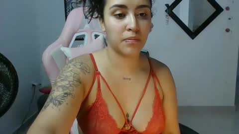 Snapshot of karol_naughty chatting on 17, 12, 2024 online show from 17, 12, 2024