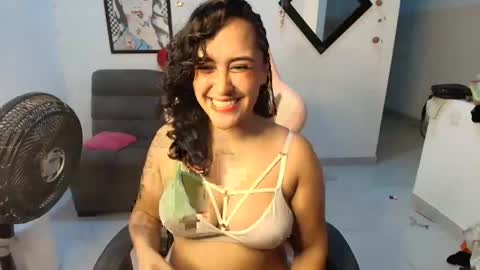 Snapshot of karol_naughty chatting on 6, 2, 2025 online show from 6, 2, 2025