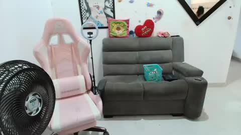 Snapshot of karol_naughty chatting on 2, 3, 2025 online show from 2, 3, 2025