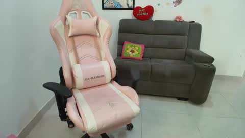 Snapshot of karol_naughty chatting on 6, 3, 2025 online show from 6, 3, 2025