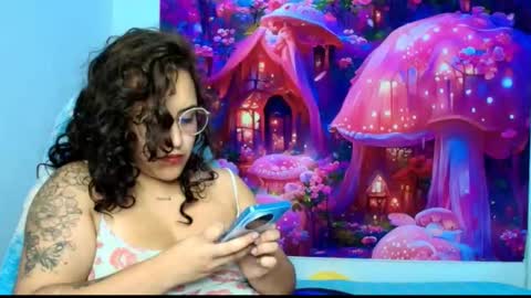 Snapshot of karol_naughty chatting on 17, 9, 2025 online show from 17, 9, 2025