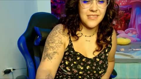 Snapshot of karol_naughty chatting on 25, 9, 2025 online show from 25, 9, 2025