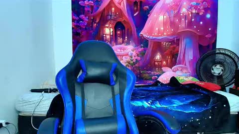 Snapshot of karol_naughty chatting on 30, 10, 2025 online show from 30, 10, 2025