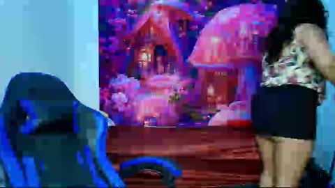 Snapshot of karol_naughty chatting on 17, 11, 2025 online show from 17, 11, 2025