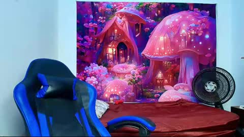 Snapshot of karol_naughty chatting on 21, 11, 2025 online show from 21, 11, 2025