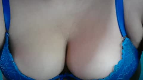 Snapshot of karolbb chatting on 7, 3, 2025 karolbb online show from 7, 3, 2025