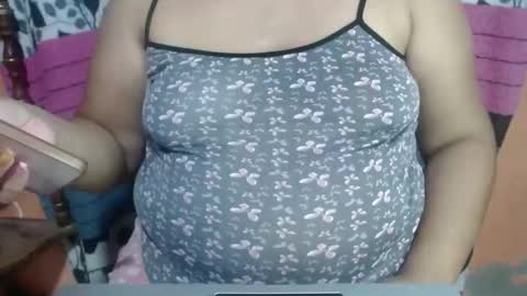 Snapshot of karolbb chatting on 15, 10, 2025 karolbb online show from 15, 10, 2025