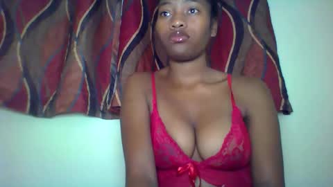 Snapshot of karoliee chatting on 2, 6, 2026 karoliee online show from 2, 6, 2026