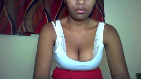 Snapshot of karoliee chatting on 3, 6, 2026 karoliee online show from 3, 6, 2026