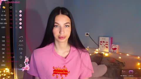Snapshot of karolina_hottie_ chatting on 27, 4, 2026 Kira online show from 27, 4, 2026