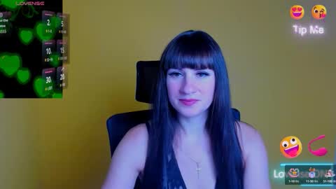 Snapshot of karolina_mia chatting on 9, 10, 2025 Caroline online show from 9, 10, 2025