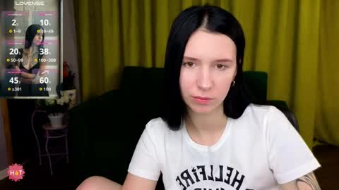 Karolina online show from 8, 4, 2026