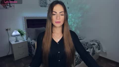 Snapshot of karolinasykes chatting on 1, 12, 2025 Karolina online show from 1, 12, 2025