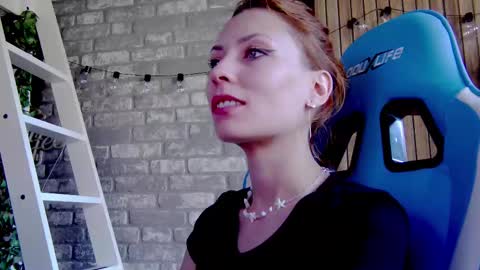 karoline121 online show from 4, 3, 2025