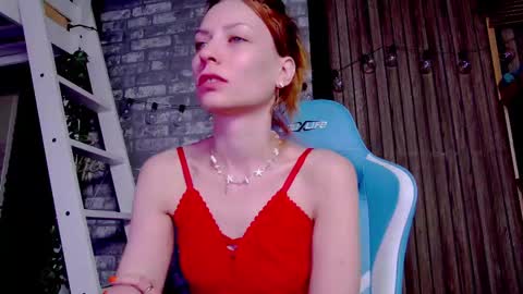 karoline121 online show from 5, 3, 2025