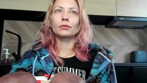 karoline121 online show from 2, 12, 2025