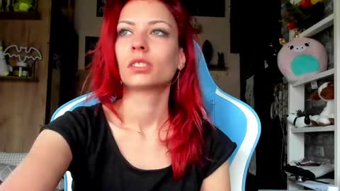 Snapshot of karoline121 chatting on 9, 5, 2026 karoline121 online show from 9, 5, 2026