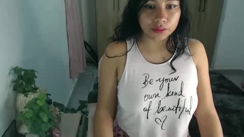 Snapshot of karolinecute chatting on 5, 1, 2025 karolinecute online show from 5, 1, 2025