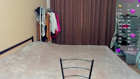 karolineneuer online show from 10, 4, 2026