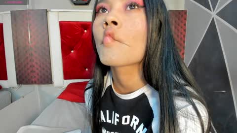 Snapshot of karoll014 chatting on 29, 1, 2025 Karol online show from 29, 1, 2025