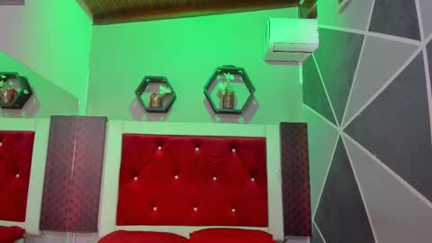 Snapshot of karoll014 chatting on 2, 10, 2025 Karol online show from 2, 10, 2025