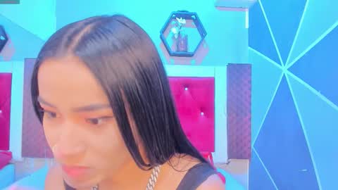 Snapshot of karoll014 chatting on 11, 10, 2025 Karol online show from 11, 10, 2025