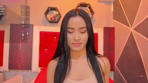 Snapshot of karoll014 chatting on 23, 10, 2025 Karol online show from 23, 10, 2025