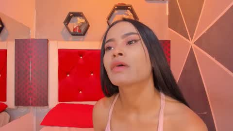 Snapshot of karoll014 chatting on 25, 10, 2025 Karol online show from 25, 10, 2025