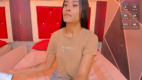 Snapshot of karoll014 chatting on 28, 10, 2025 Karol online show from 28, 10, 2025