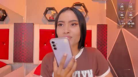 Snapshot of karoll014 chatting on 29, 10, 2025 Karol online show from 29, 10, 2025