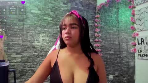 Snapshot of karoll__sex chatting on 18, 10, 2025 KAROLL online show from 18, 10, 2025