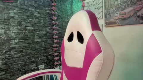 Snapshot of karoll__sex chatting on 23, 10, 2025 KAROLL online show from 23, 10, 2025